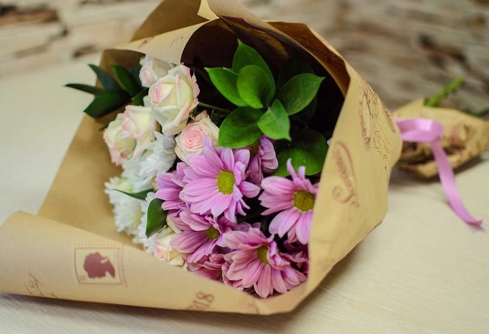 Букет цветов из: Розы и Хризантемы в Оленегорске