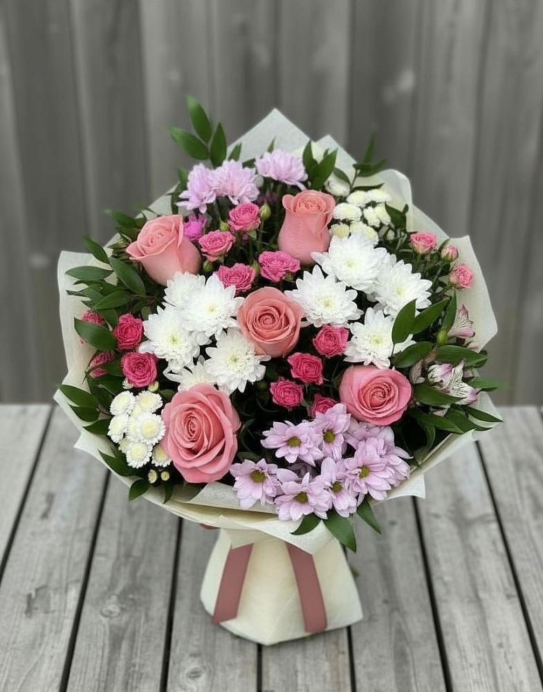 Букет цветов из: Альстромерии, Гвоздики, Розы и Хризантемы в Оленегорске