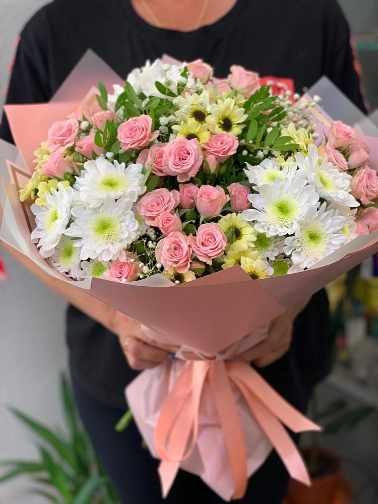 Букет цветов из: Розы и Хризантемы в Оленегорске