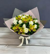 Букет цветов из:  Орхидеи и Розы в Оленегорске