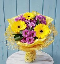 Букет цветов из:  Хризантемы и Герберы в Оленегорске