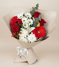 Букет цветов из:  Розы, Хризантемы, Герберы и Лилии в Оленегорске