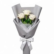 Букет 3 белые розы в Оленегорске