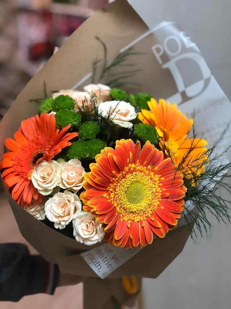 Букет цветов из: Герберы, Хризантемы и Розы в Оленегорске