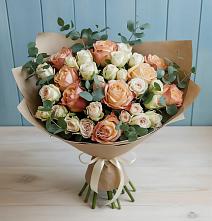 Букет цветов из:  Альстромерии и Розы в Оленегорске