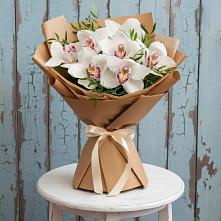 Букет цветов из:  Орхидеи и Розы в Оленегорске