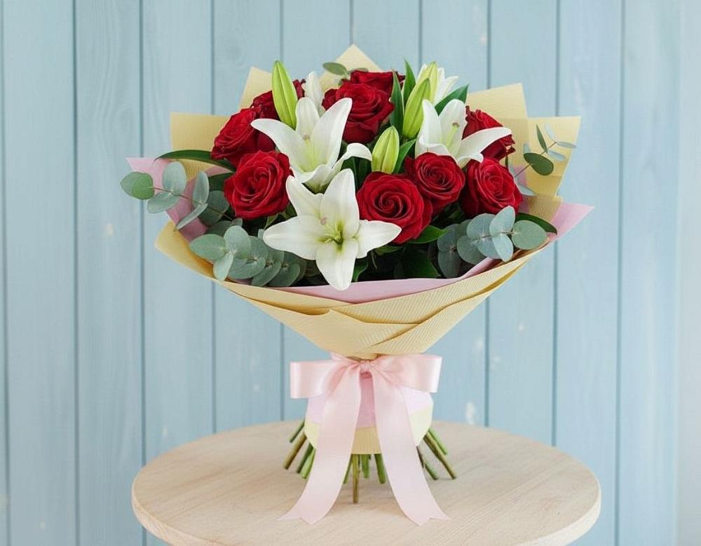 Букет цветов из: Лилии и Розы в Оленегорске